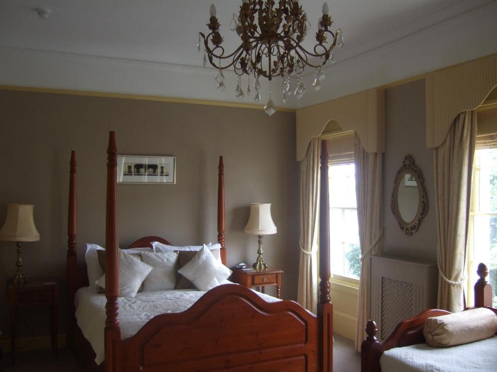 Hilden House Hotel Cheltenham Room photo